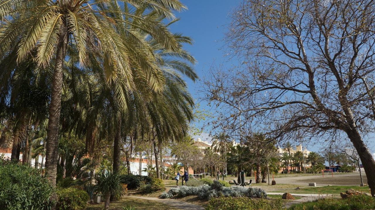 Apartment First Line, To The Beach, 1 Bed , Sleeps Benalmadena