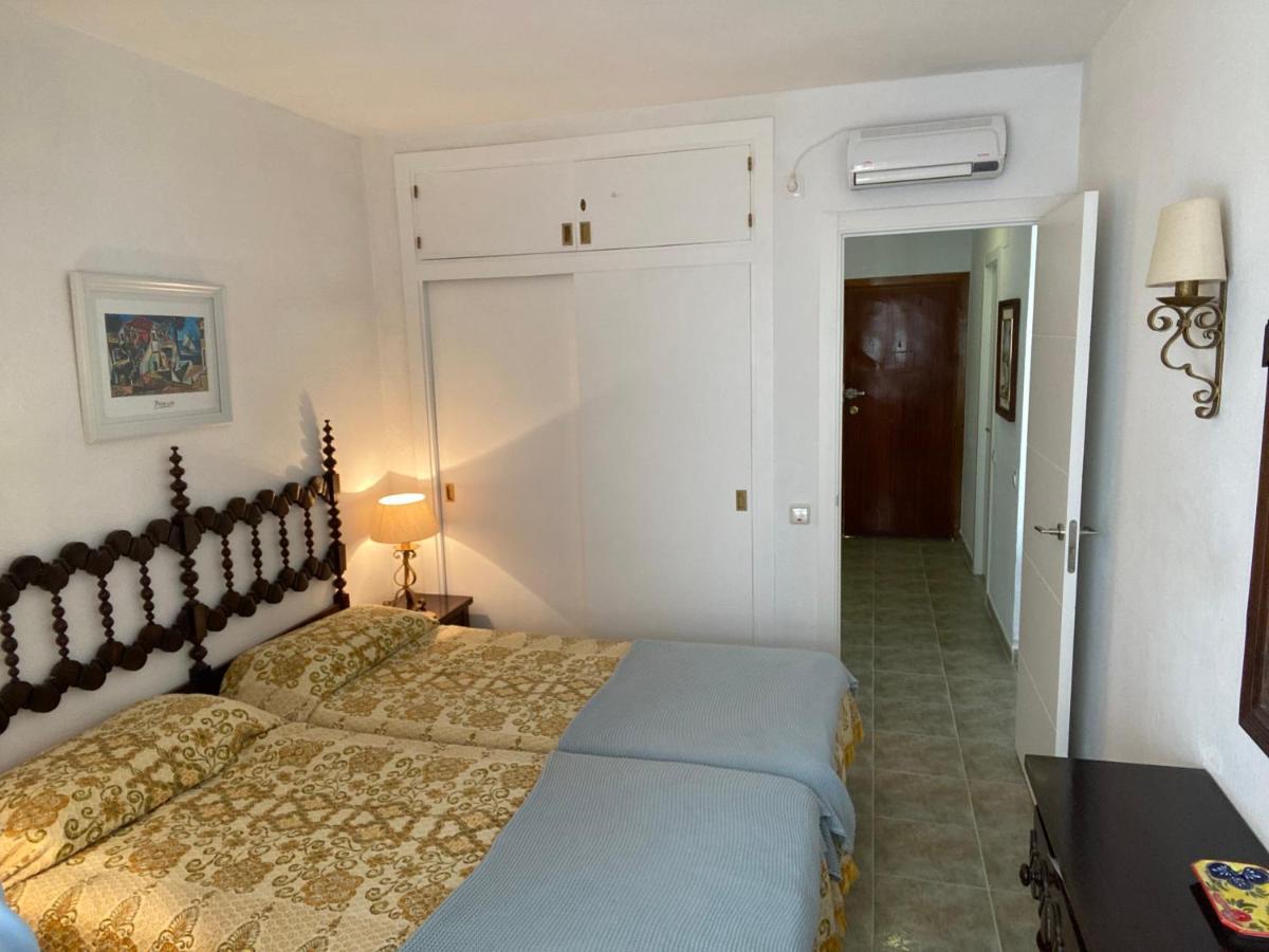 First Line, To The Beach, 1 Bed , Sleeps Benalmadena
