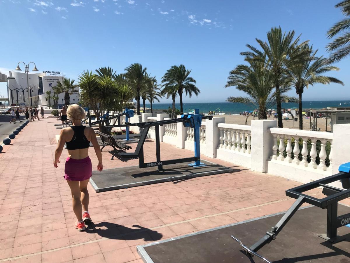 Appartement First Line, To The Beach, 1 Bed , Sleeps *