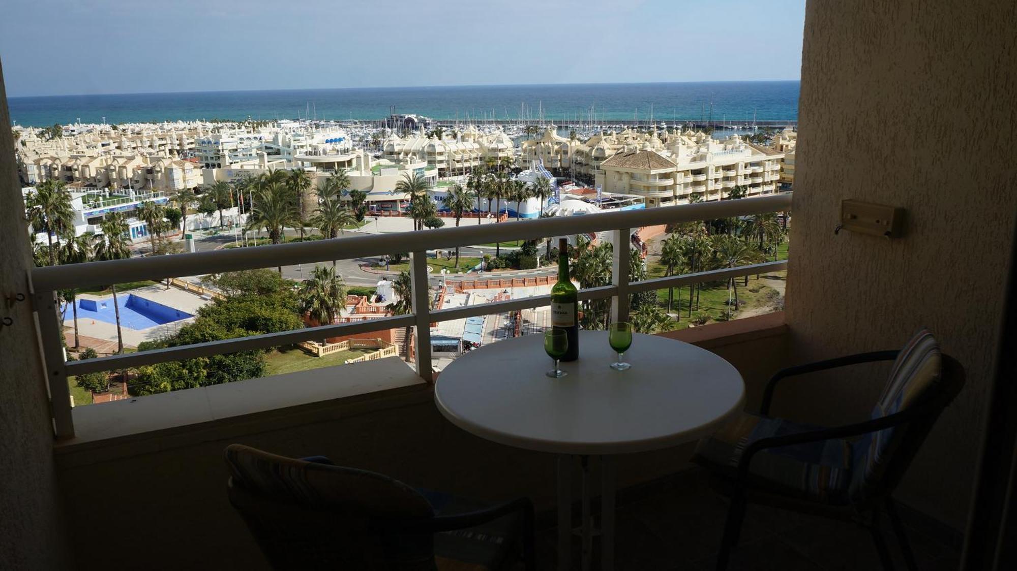 First Line, To The Beach, 1 Bed , Sleeps Benalmadena